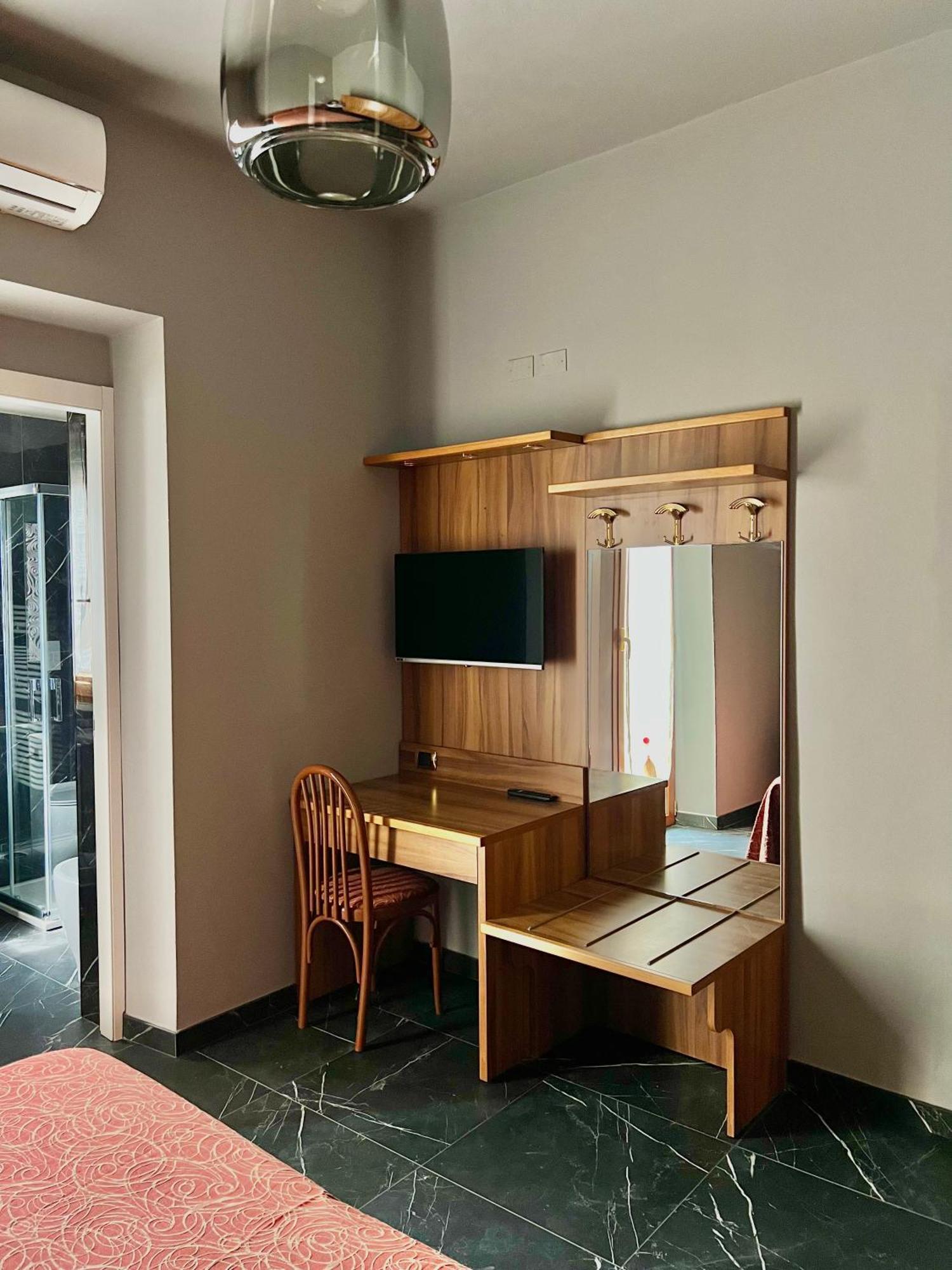 مونيلّي Hotel Residence Paradiso المظهر الخارجي الصورة