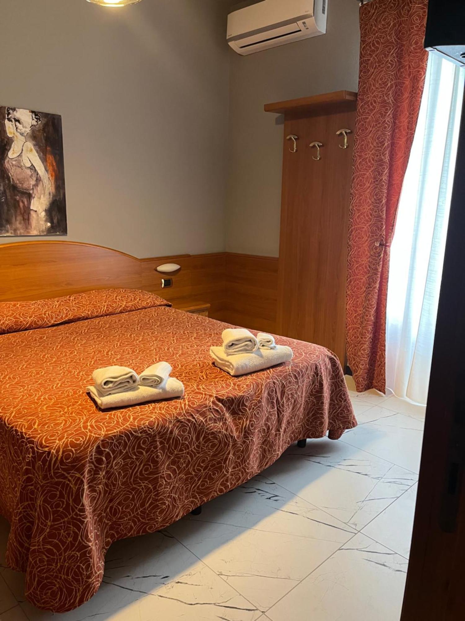 مونيلّي Hotel Residence Paradiso المظهر الخارجي الصورة