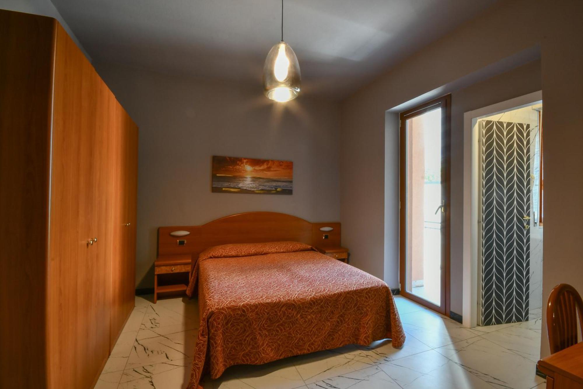 مونيلّي Hotel Residence Paradiso الغرفة الصورة