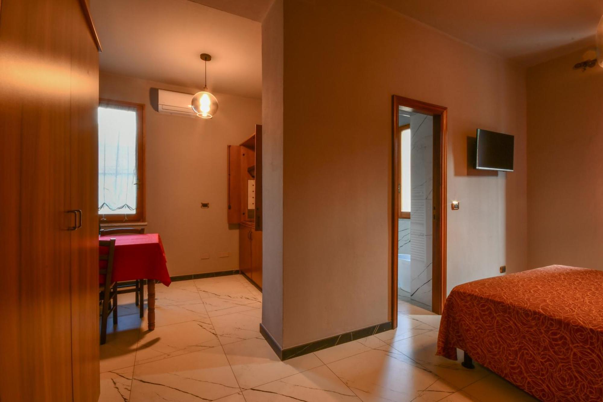 مونيلّي Hotel Residence Paradiso الغرفة الصورة