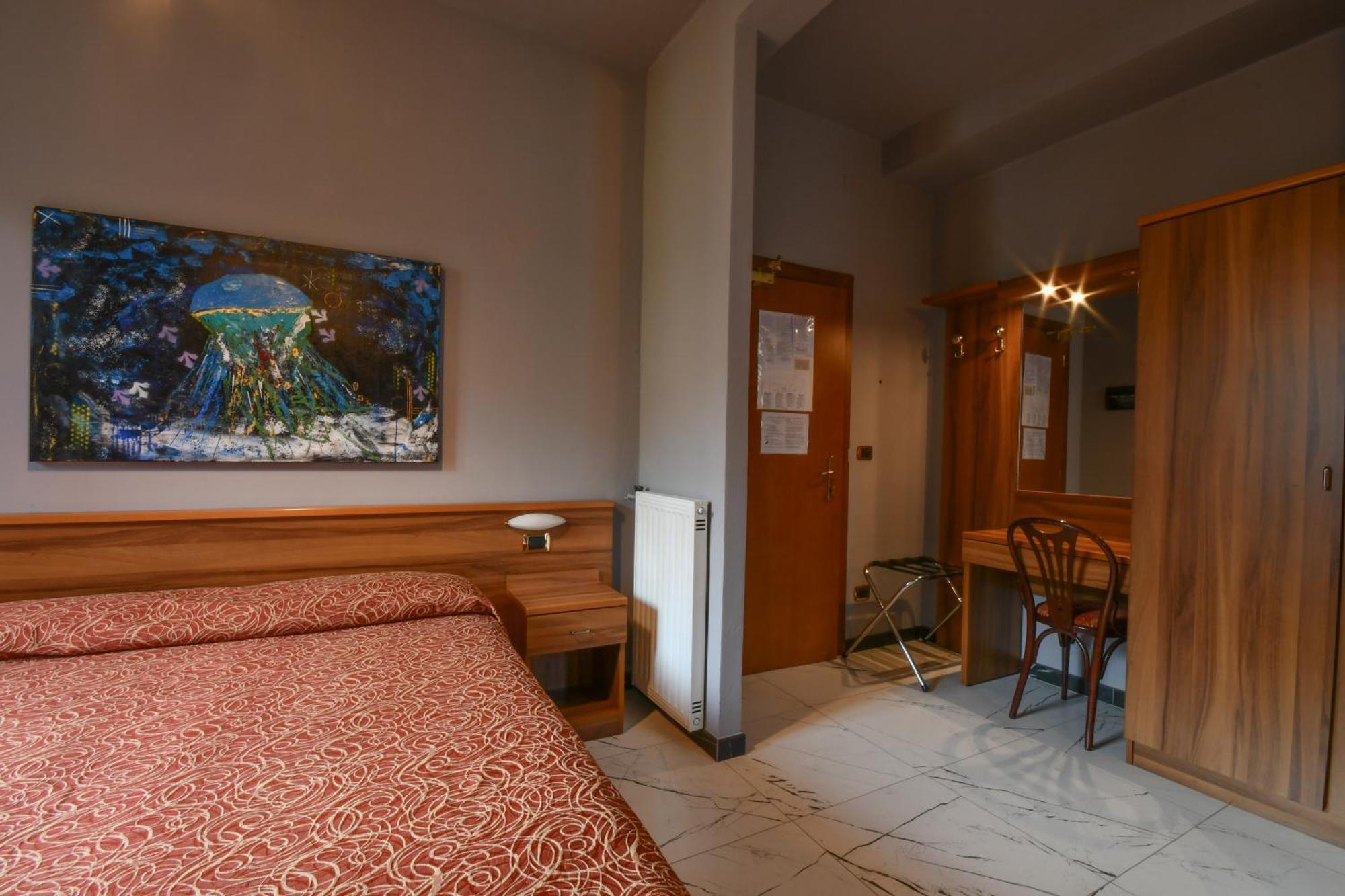 مونيلّي Hotel Residence Paradiso الغرفة الصورة